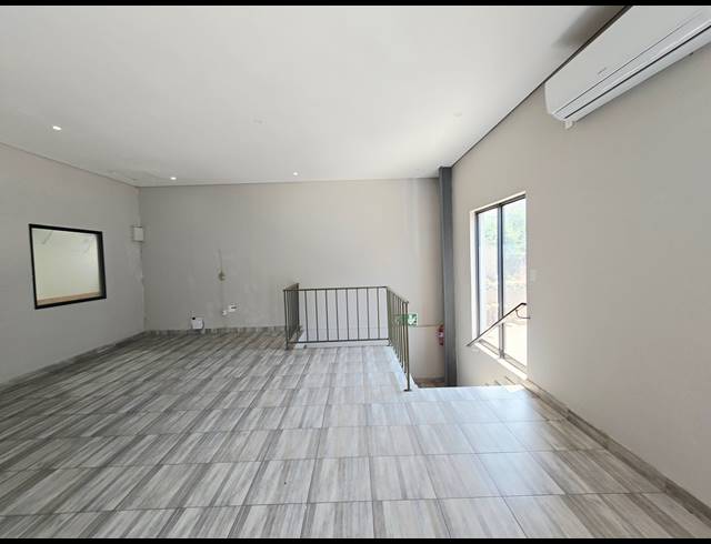 677M² WAREHOUSE TO LET IN COSMO BUSINESS PARK